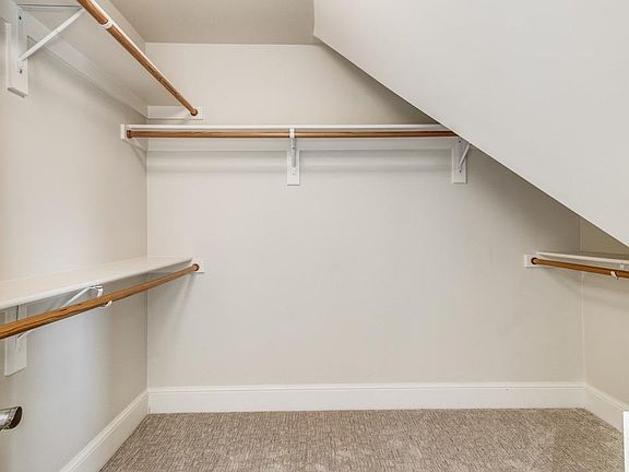 2nd image of 4125 Lovers Ln APT C