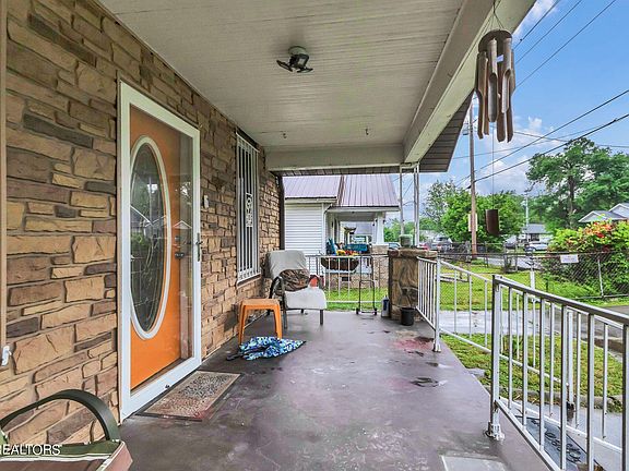 2nd image of 3729 Catalpa Ave