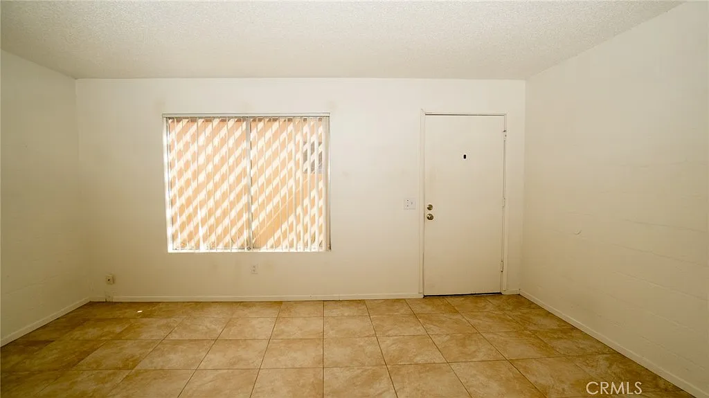 Studio, 415 sqft, $1,350 — Photo 2