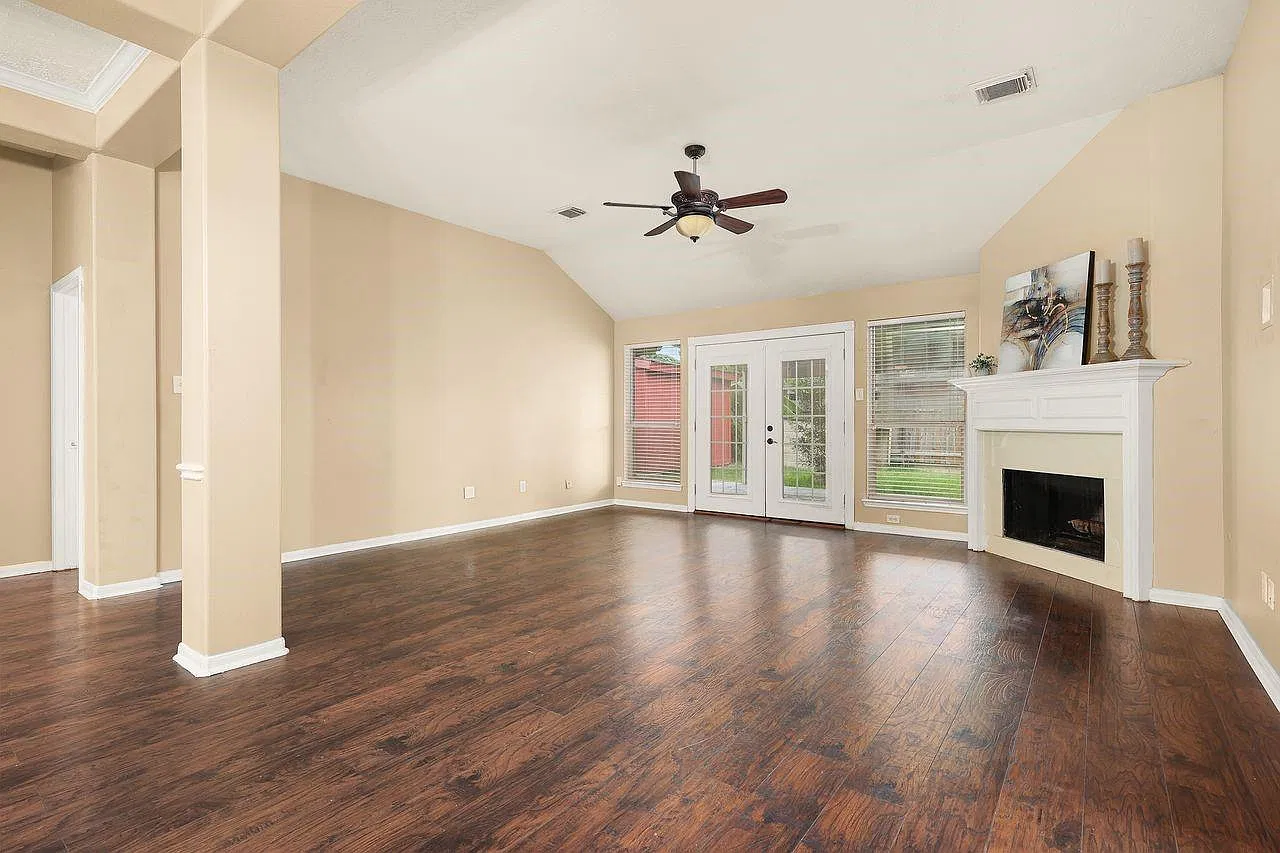 3 bed, 2.0 bath, 1698 sqft, $2,200 — Photo 4