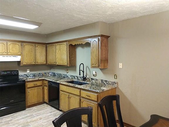 3rd image of 12920 Sue Ct