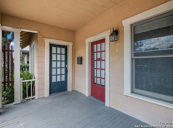 3rd image of 515 E Courtland Pl