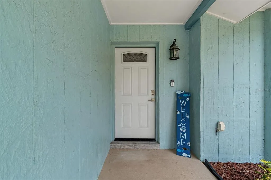 3 bed, 2.0 bath, 1611 sqft, $3,000 — Photo 3
