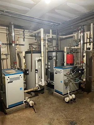 Sold by Remax Real Estate Professionals | media 28