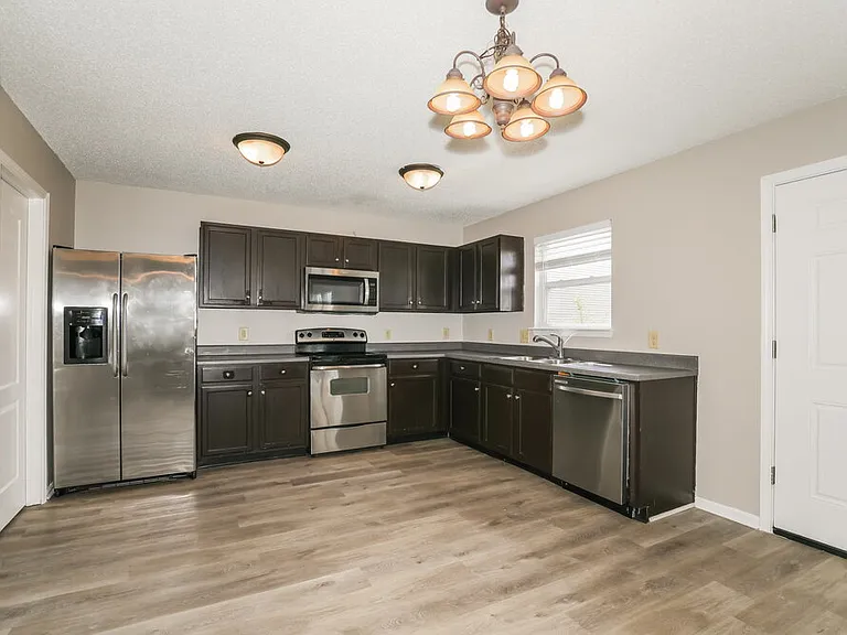 8234 Gathering Cir — Photo 7