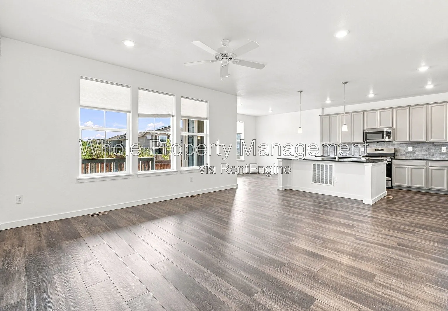 3 bed, 2.5 bath, 2200 sqft, $2,800 — Photo 4