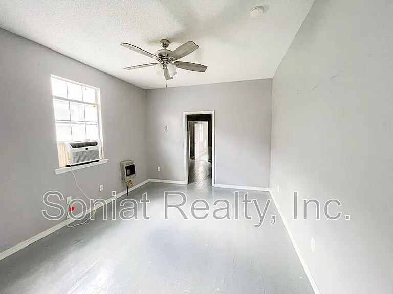 1726 Mandeville St — Photo 5