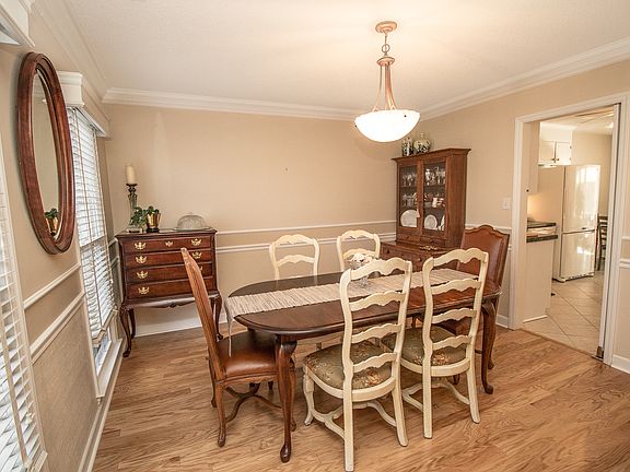 4th image of 7416 Red Oak Ln