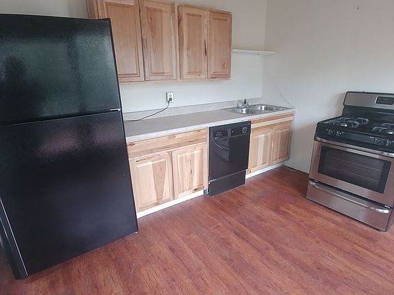 3rd image of 566 N 9th St #A