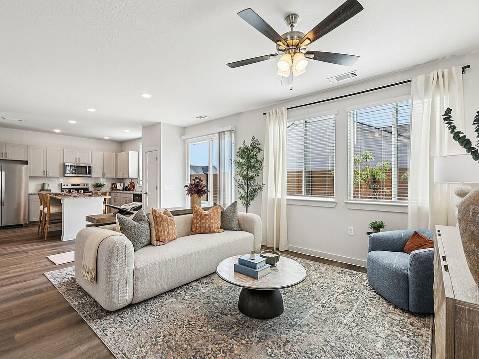 YardHomes Trailside Unit 908 Living Room