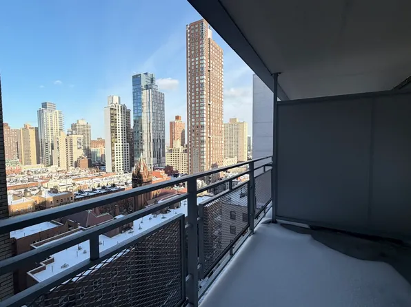 305 East 86th Street image 1 of 17