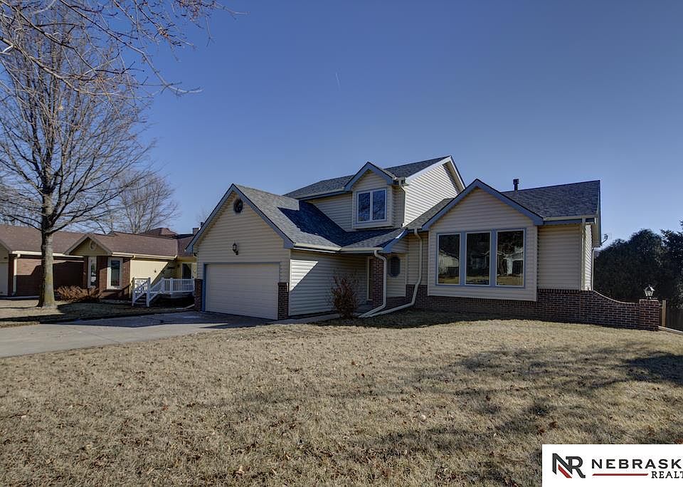 1st image of 4423 S 152nd Cir