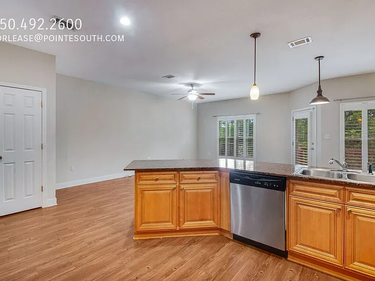408 Arbor Lake Dr — Photo 6