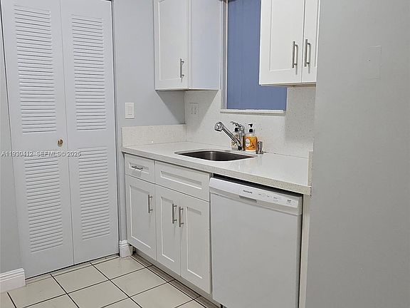 3rd image of 646 NW 114th Ave APT 201
