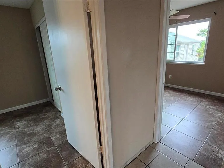 308 N Millard Ave #314 — Photo 10