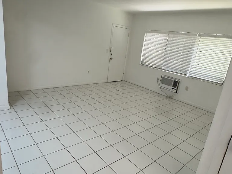 51 Edgewater Dr #2 — Photo 5