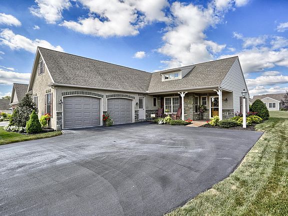 3rd image of 417 Rosewood Dr