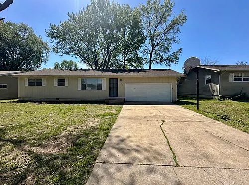 2758 W Chicago St Photo 1