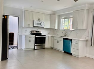 4346 Hakupapa St, Honolulu, HI 96818