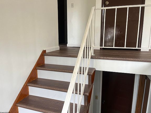 3rd image of 287 Rada Ave