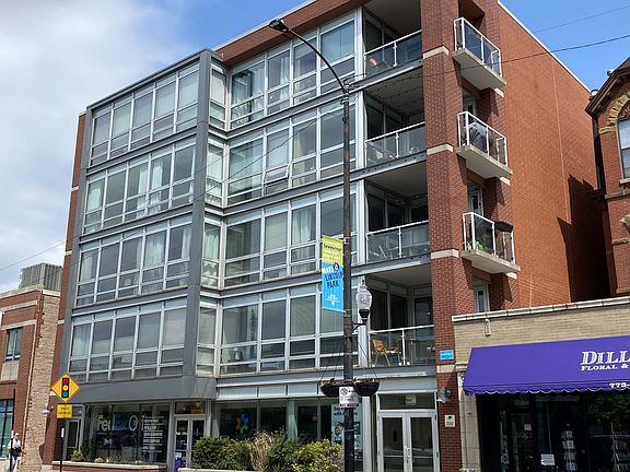 2nd image of 744 W Fullerton Ave APT 401