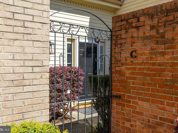 1011 Charles St #5, Fredericksburg, VA 22401