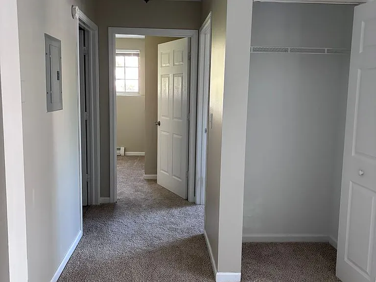 Lakepointe Apartment Homes — Photo 21