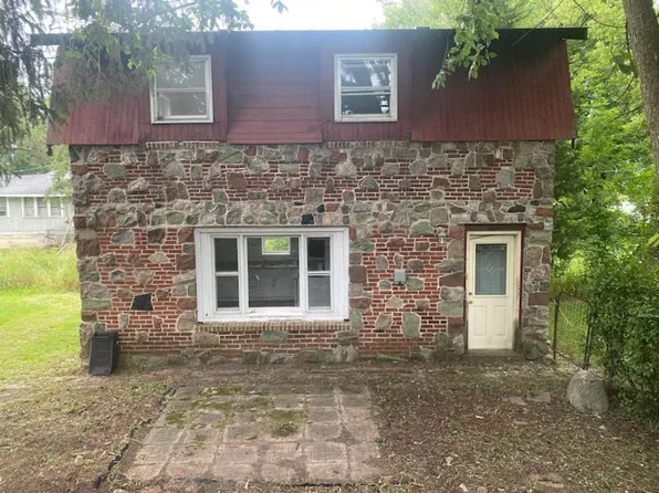 35703 N Lake Dr, Ingleside, IL 60041