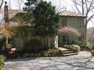 4 Westfield Dr, Centerport, NY 11721