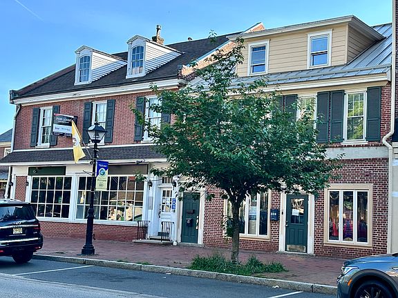 Our Building : Historic 1940's TOWN HOUSE newly renovated.