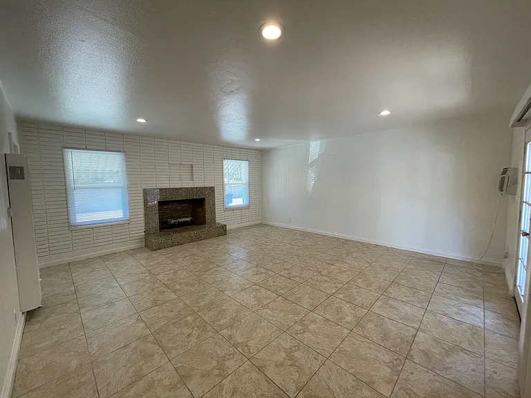 4285 1/2 Mobley Ave — Photo 23