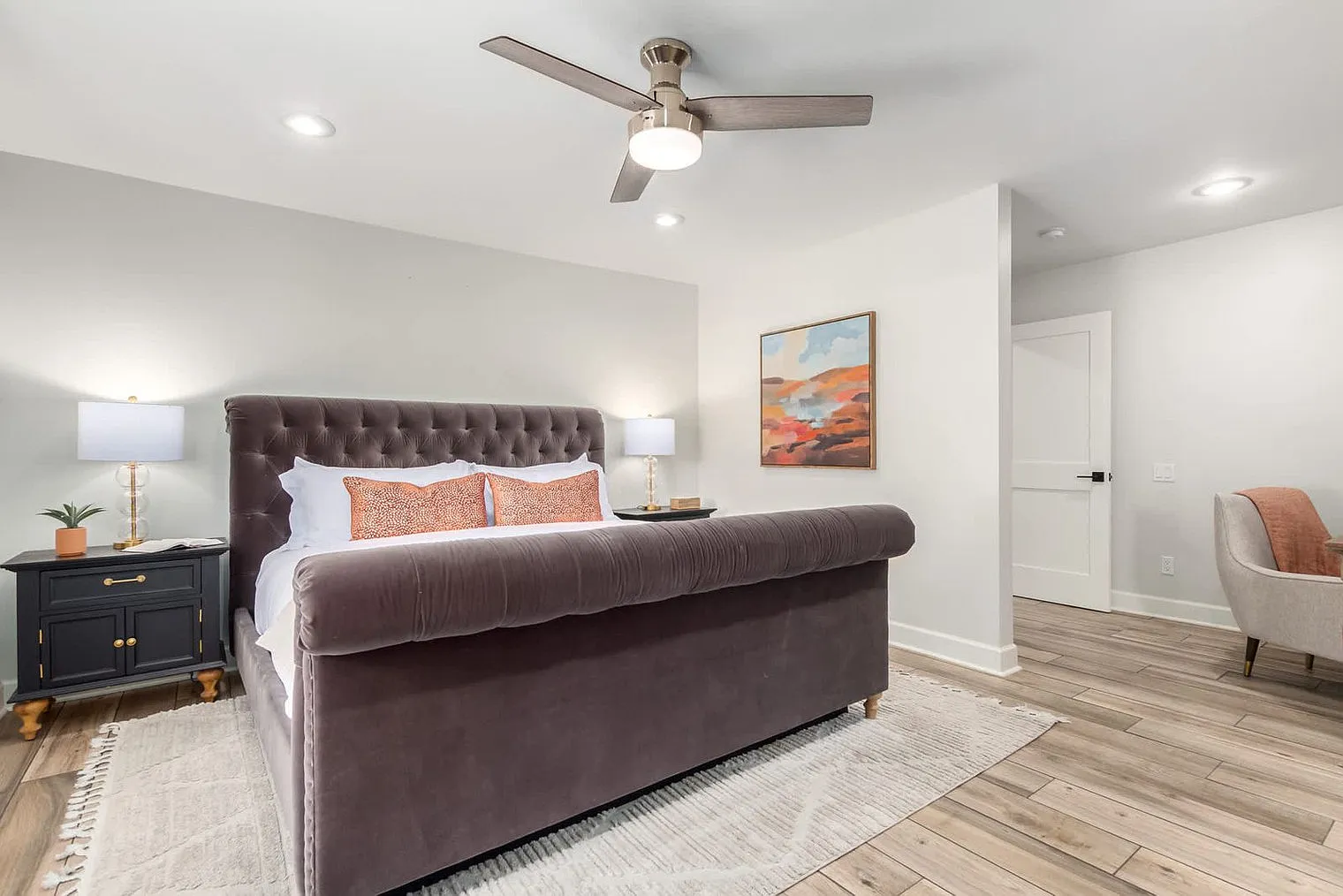 7 bed, 4.0 bath, 4499 sqft, $34,940 — Photo 4