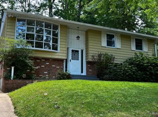 7422 Highland St, Springfield, VA 22150