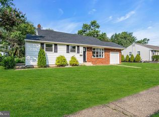 328 Ithaca Ave, Delran, NJ 08075