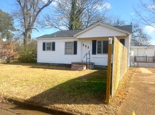 2042 Borden St, Grenada, MS 38901