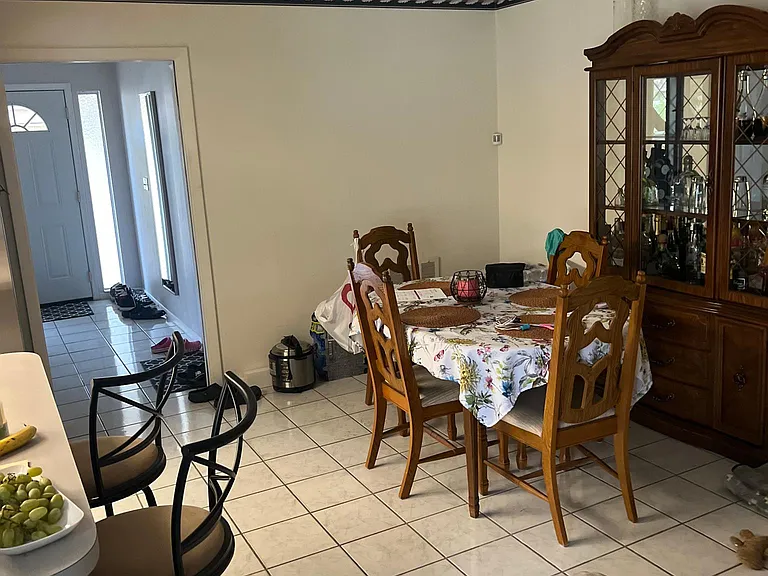 2209 Stacy Ct — Photo 2