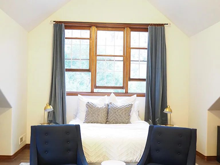 4005 Sky Ranch Dr — Photo 2