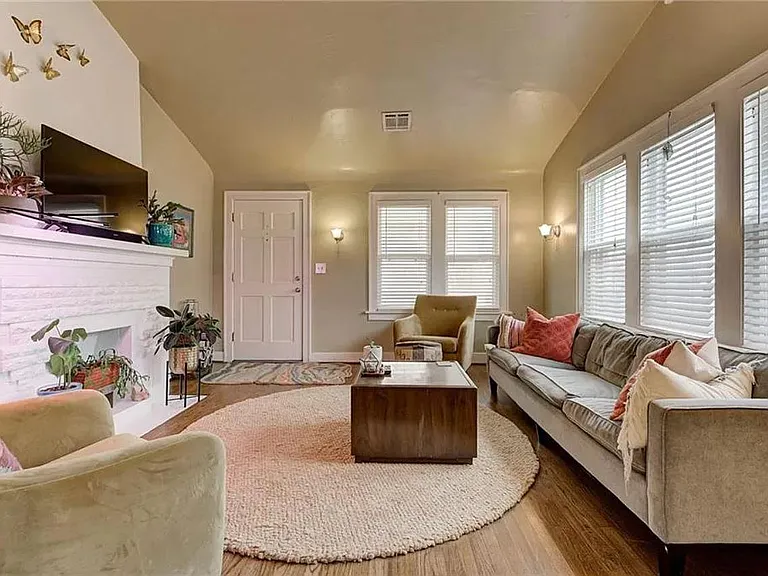 2823 NW 13th St — Photo 6