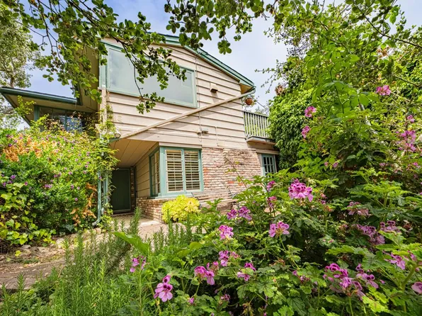 2 8th Ave, Carmel, CA 93923