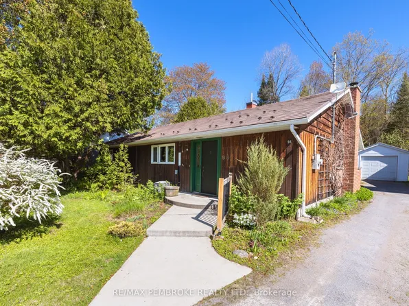 98 Glendale Ave, Deep River, ON K0J 1P0