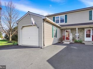 336 Deerfield Dr, Mount Joy, PA 17552