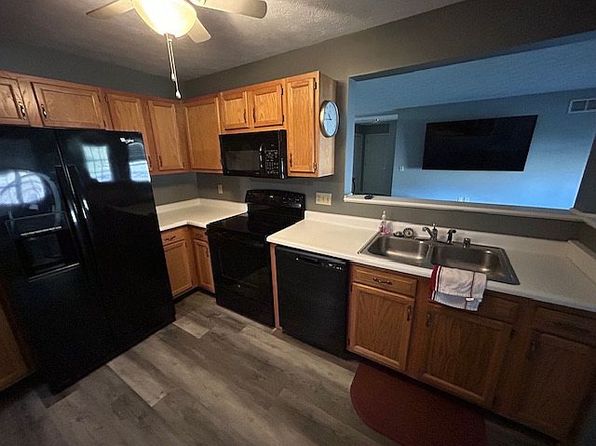 44 Parkside Dr