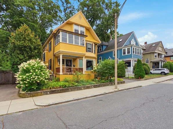 6 Menlo St, Brighton, MA 02135