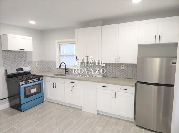61 W Stratford Pl, Irvington, NJ