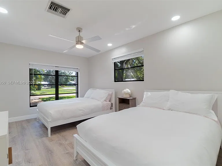 712 Tradewind Dr — Photo 30