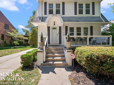 917 Fisher Rd, Grosse Pointe, MI, 48230