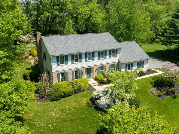 15 Bentley Ln, Lancaster, PA 17603