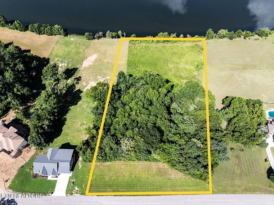 1st image of Espalier Dr #72