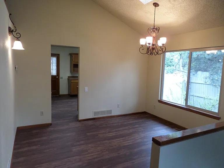 8135 Avens Cir — Photo 5