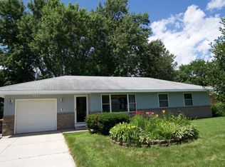 5717 Hampshire Ave N, Crystal, MN 55428